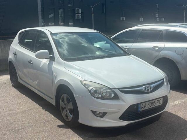 Білий Хендай i30, об'ємом двигуна 1.4 л та пробігом 192 тис. км за 7100 $, фото 1 на Automoto.ua