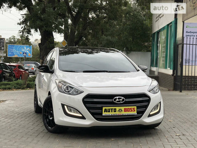Білий Хендай i30, об'ємом двигуна 1.58 л та пробігом 179 тис. км за 11699 $, фото 1 на Automoto.ua