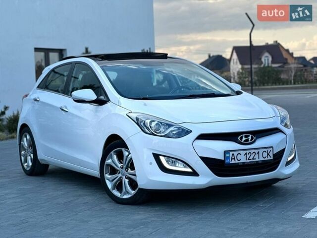 Белый Хендай i30, объемом двигателя 1.58 л и пробегом 183 тыс. км за 12000 $, фото 1 на Automoto.ua