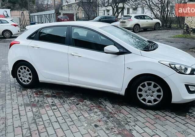 Білий Хендай i30, об'ємом двигуна 1.59 л та пробігом 67 тис. км за 9200 $, фото 1 на Automoto.ua