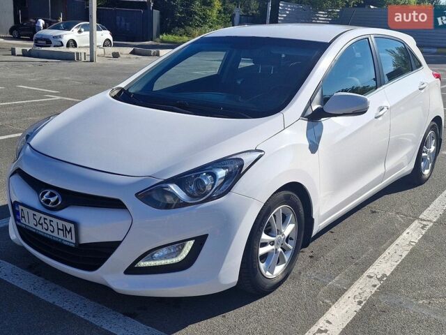 Белый Хендай i30, объемом двигателя 1.59 л и пробегом 119 тыс. км за 6700 $, фото 1 на Automoto.ua