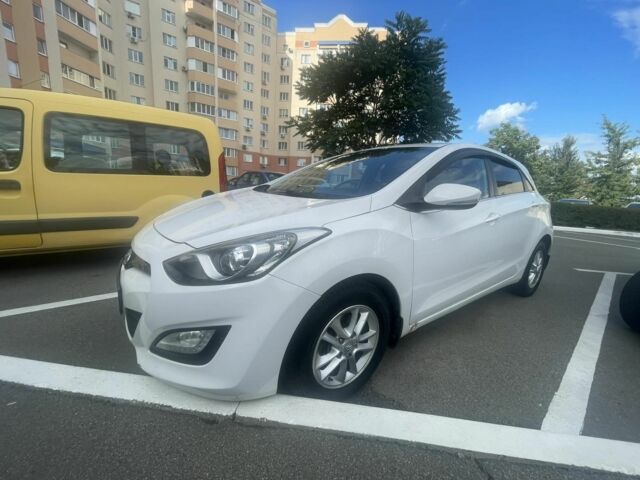 Белый Хендай i30, объемом двигателя 1.6 л и пробегом 192 тыс. км за 6887 $, фото 1 на Automoto.ua