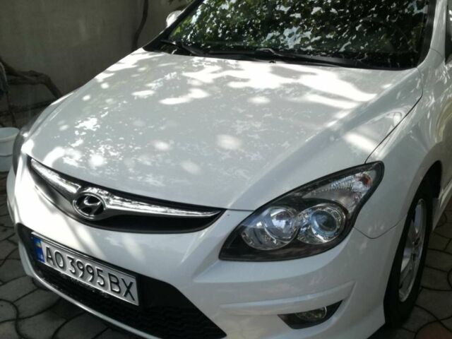 Білий Хендай i30, об'ємом двигуна 1.6 л та пробігом 200 тис. км за 7800 $, фото 1 на Automoto.ua
