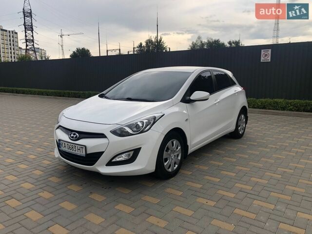 Білий Хендай i30, об'ємом двигуна 1.59 л та пробігом 79 тис. км за 11500 $, фото 1 на Automoto.ua