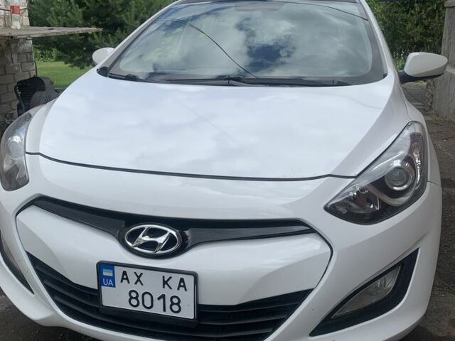 Белый Хендай i30, объемом двигателя 1.6 л и пробегом 167 тыс. км за 8500 $, фото 1 на Automoto.ua
