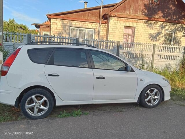 Білий Хендай i30, об'ємом двигуна 1.6 л та пробігом 207 тис. км за 7848 $, фото 1 на Automoto.ua