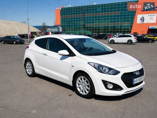 Белый Хендай i30, объемом двигателя 1.59 л и пробегом 198 тыс. км за 7500 $, фото 1 на Automoto.ua