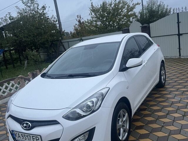 Білий Хендай i30, об'ємом двигуна 1.4 л та пробігом 127 тис. км за 8800 $, фото 1 на Automoto.ua