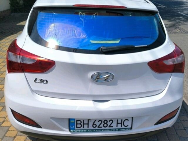 Белый Хендай i30, объемом двигателя 1.59 л и пробегом 36 тыс. км за 10000 $, фото 1 на Automoto.ua