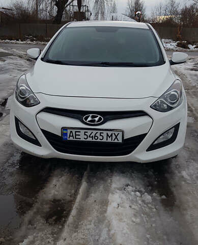 Білий Хендай i30, об'ємом двигуна 1.59 л та пробігом 140 тис. км за 10800 $, фото 1 на Automoto.ua