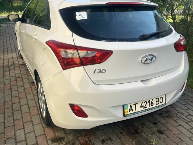 Белый Хендай i30, объемом двигателя 1.6 л и пробегом 125 тыс. км за 8900 $, фото 1 на Automoto.ua
