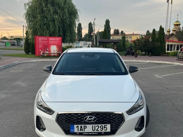 Белый Хендай i30, объемом двигателя 1.6 л и пробегом 257 тыс. км за 8300 $, фото 1 на Automoto.ua