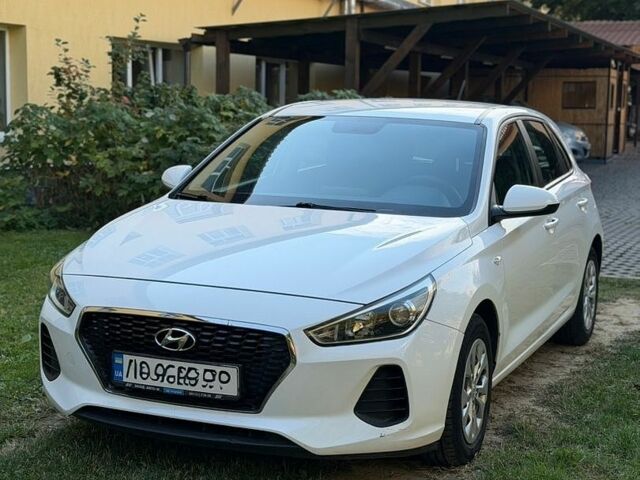 Белый Хендай i30, объемом двигателя 1.6 л и пробегом 46 тыс. км за 14500 $, фото 1 на Automoto.ua