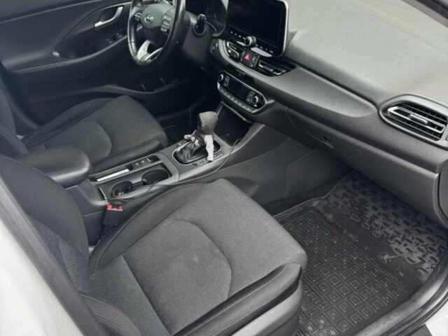 Белый Хендай i30, объемом двигателя 1.5 л и пробегом 97 тыс. км за 16500 $, фото 1 на Automoto.ua