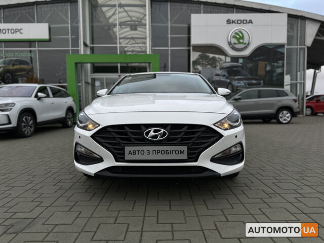 Білий Хендай i30, об'ємом двигуна 1.5 л та пробігом 56 тис. км за 16840 $, фото 1 на Automoto.ua