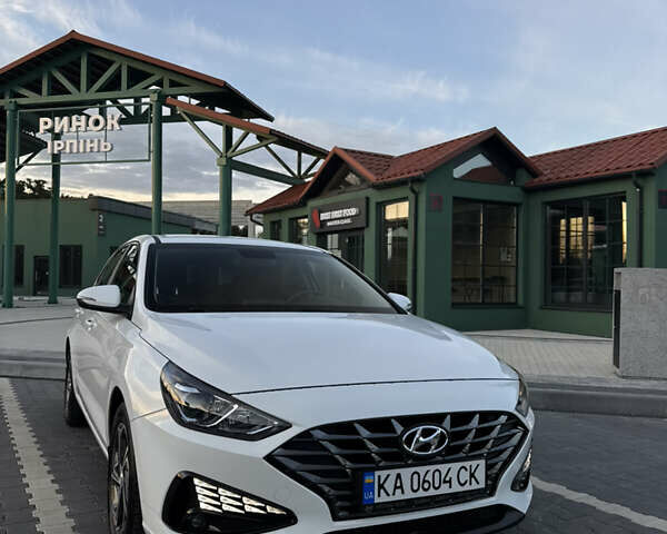 Білий Хендай i30, об'ємом двигуна 1.5 л та пробігом 42 тис. км за 17500 $, фото 1 на Automoto.ua