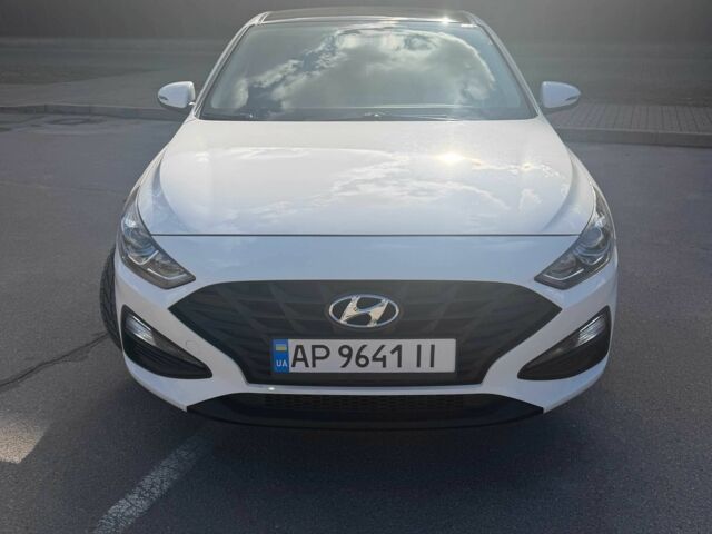 Белый Хендай i30, объемом двигателя 1.5 л и пробегом 43 тыс. км за 16000 $, фото 1 на Automoto.ua