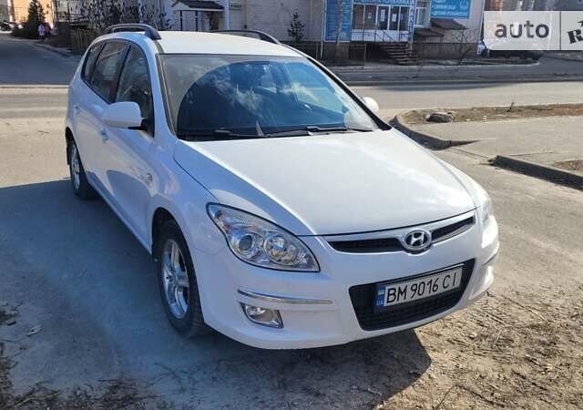 Белый Хендай i30, объемом двигателя 1.6 л и пробегом 195 тыс. км за 6800 $, фото 1 на Automoto.ua