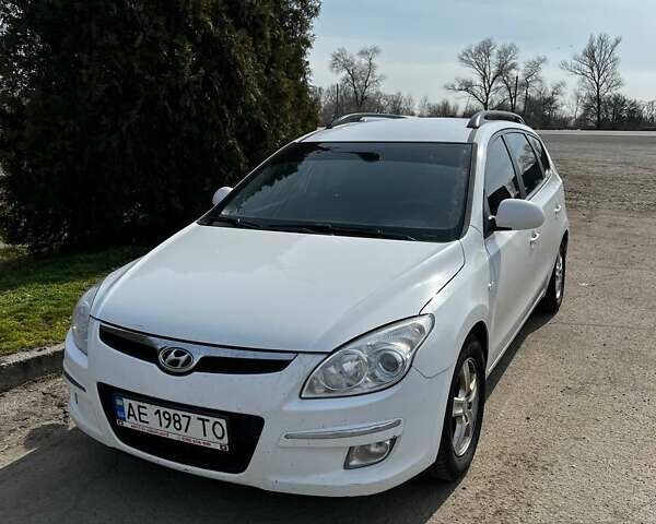 Хендай i30 2008 в Днепре (Днепропетровске) на Automoto.ua Белый Хендай i30, объемом двигателя 1.59 л и пробегом 350 тыс. км за 4999 $, фото 1 на Automoto.ua