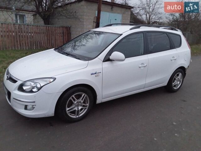 Білий Хендай i30, об'ємом двигуна 1.6 л та пробігом 330 тис. км за 2700 $, фото 1 на Automoto.ua