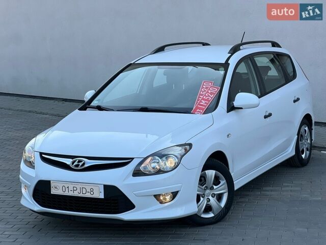 Белый Хендай i30, объемом двигателя 1.4 л и пробегом 228 тыс. км за 6500 $, фото 1 на Automoto.ua