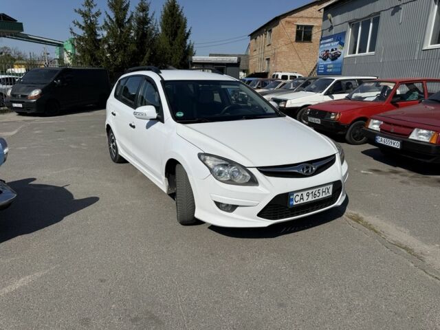 Білий Хендай i30, об'ємом двигуна 1.6 л та пробігом 250 тис. км за 5200 $, фото 1 на Automoto.ua