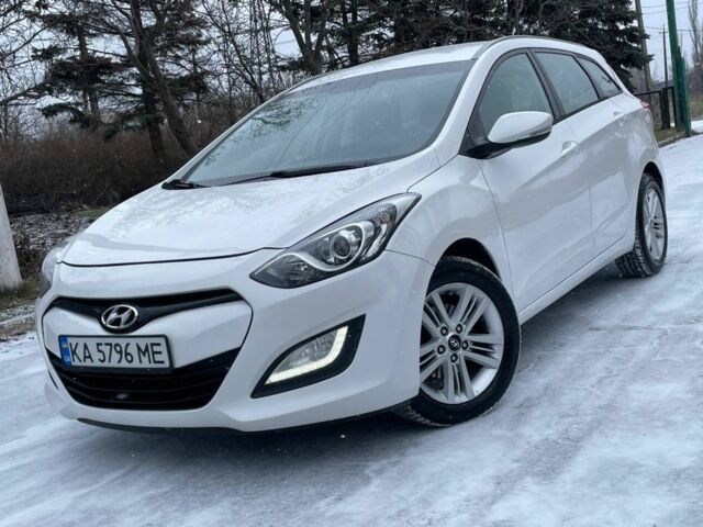 Белый Хендай i30, объемом двигателя 1.6 л и пробегом 240 тыс. км за 8800 $, фото 1 на Automoto.ua