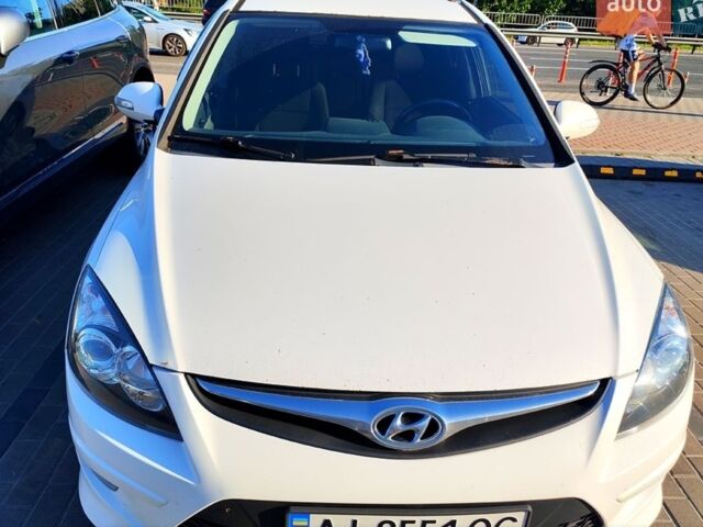 Білий Хендай i30, об'ємом двигуна 1.6 л та пробігом 310 тис. км за 7100 $, фото 1 на Automoto.ua