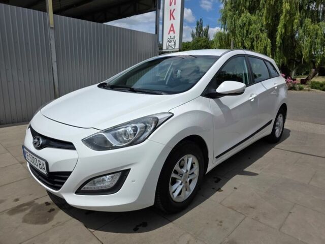 Белый Хендай i30, объемом двигателя 1.6 л и пробегом 270 тыс. км за 7900 $, фото 1 на Automoto.ua