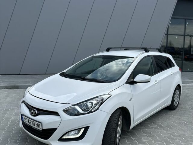 Белый Хендай i30, объемом двигателя 1.6 л и пробегом 242 тыс. км за 7200 $, фото 1 на Automoto.ua