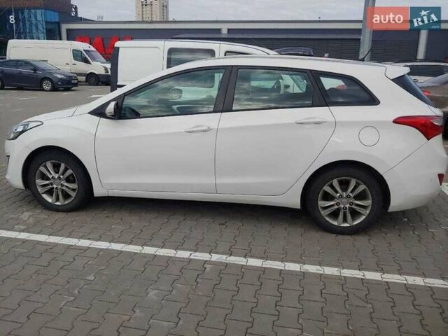 Білий Хендай i30, об'ємом двигуна 1.6 л та пробігом 231 тис. км за 9700 $, фото 1 на Automoto.ua