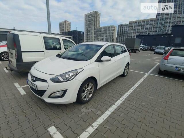 Білий Хендай i30, об'ємом двигуна 1.58 л та пробігом 230 тис. км за 9600 $, фото 1 на Automoto.ua