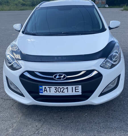 Белый Хендай i30, объемом двигателя 1.58 л и пробегом 224 тыс. км за 8300 $, фото 1 на Automoto.ua