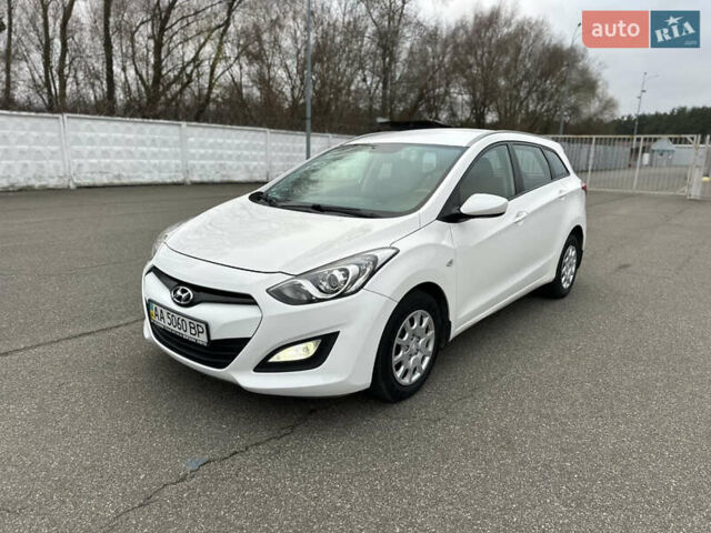 Белый Хендай i30, объемом двигателя 1.59 л и пробегом 140 тыс. км за 8700 $, фото 1 на Automoto.ua