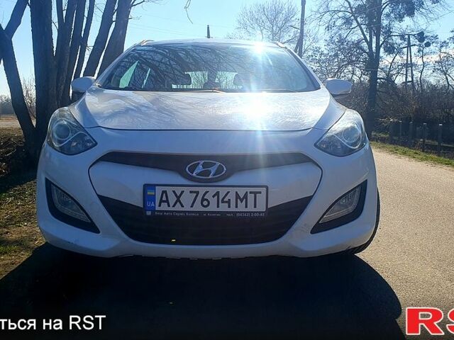 Белый Хендай i30, объемом двигателя 1.6 л и пробегом 284 тыс. км за 8550 $, фото 1 на Automoto.ua