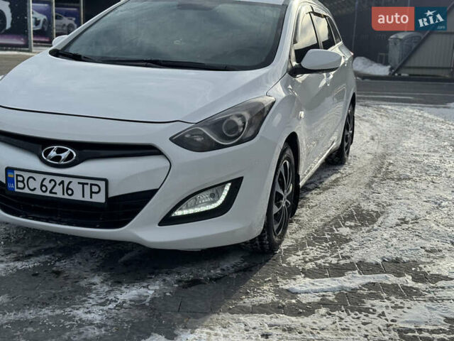 Белый Хендай i30, объемом двигателя 1.4 л и пробегом 360 тыс. км за 6700 $, фото 1 на Automoto.ua
