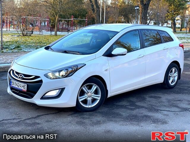 Белый Хендай i30, объемом двигателя 1.6 л и пробегом 23400 тыс. км за 8000 $, фото 1 на Automoto.ua