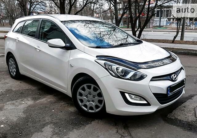 Білий Хендай i30, об'ємом двигуна 1.6 л та пробігом 180 тис. км за 7900 $, фото 1 на Automoto.ua