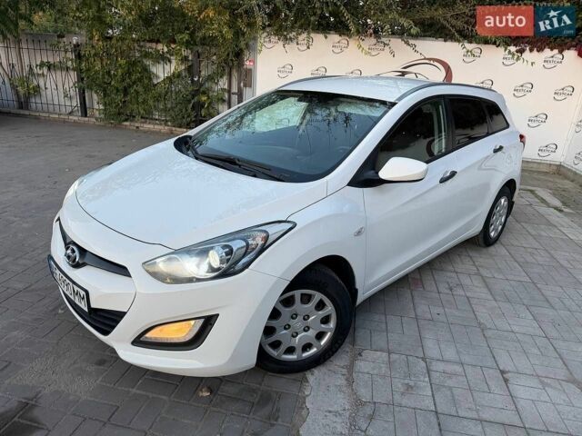 Білий Хендай i30, об'ємом двигуна 1.4 л та пробігом 190 тис. км за 7999 $, фото 1 на Automoto.ua