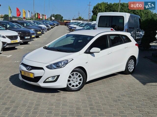 Белый Хендай i30, объемом двигателя 1.4 л и пробегом 276 тыс. км за 8900 $, фото 1 на Automoto.ua