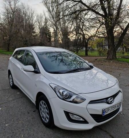 Белый Хендай i30, объемом двигателя 1.4 л и пробегом 180 тыс. км за 8999 $, фото 1 на Automoto.ua