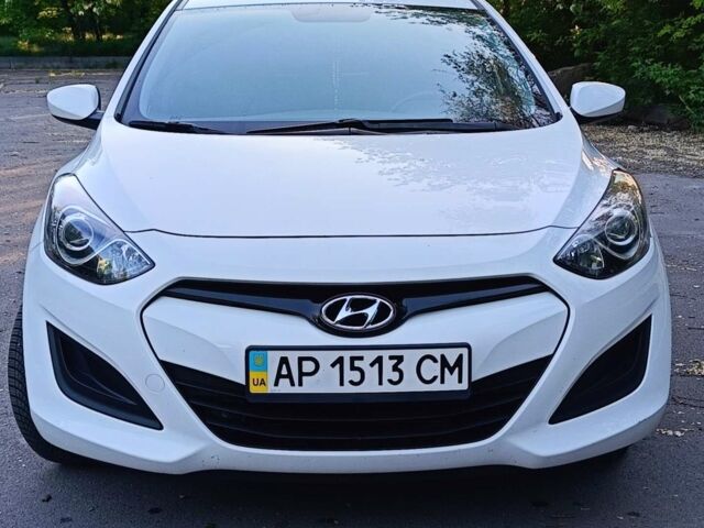 Белый Хендай i30, объемом двигателя 1.4 л и пробегом 152 тыс. км за 9000 $, фото 1 на Automoto.ua