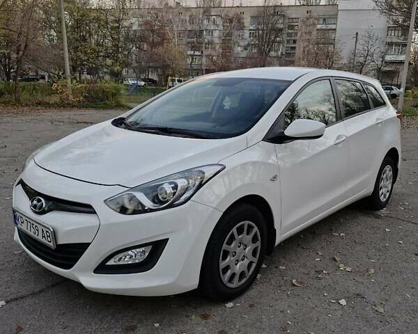 Белый Хендай i30, объемом двигателя 1.4 л и пробегом 180 тыс. км за 8999 $, фото 1 на Automoto.ua