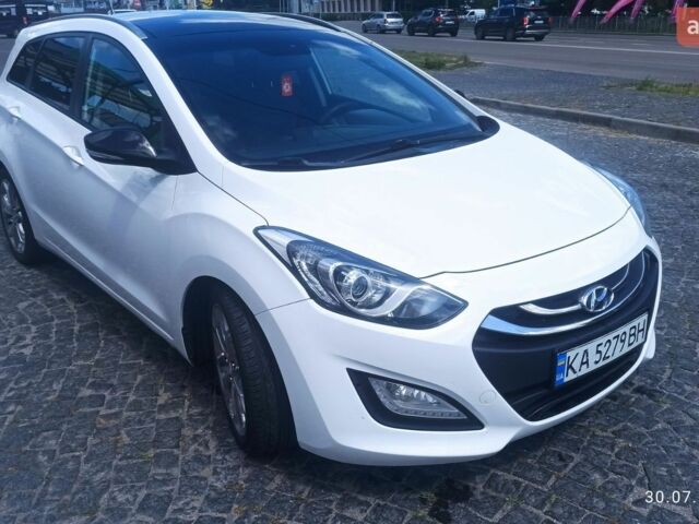Білий Хендай i30, об'ємом двигуна 1.58 л та пробігом 254 тис. км за 8100 $, фото 1 на Automoto.ua