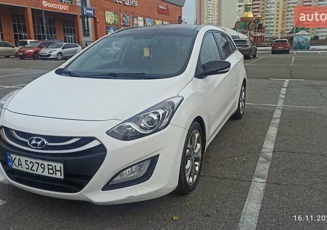 Белый Хендай i30, объемом двигателя 1.58 л и пробегом 252 тыс. км за 9500 $, фото 1 на Automoto.ua