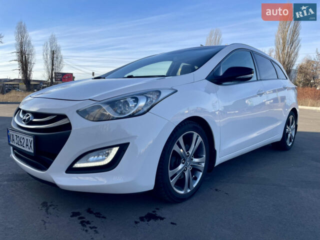 Белый Хендай i30, объемом двигателя 1.58 л и пробегом 203 тыс. км за 7700 $, фото 1 на Automoto.ua