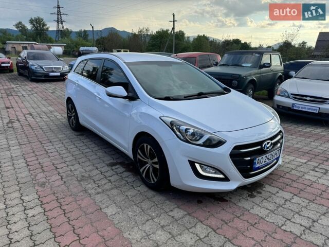 Білий Хендай i30, об'ємом двигуна 1.58 л та пробігом 244 тис. км за 8999 $, фото 1 на Automoto.ua