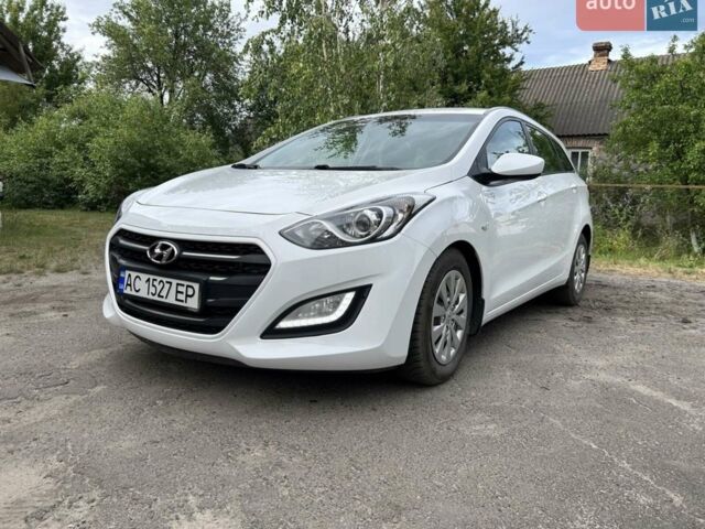 Белый Хендай i30, объемом двигателя 1.4 л и пробегом 283 тыс. км за 7800 $, фото 1 на Automoto.ua