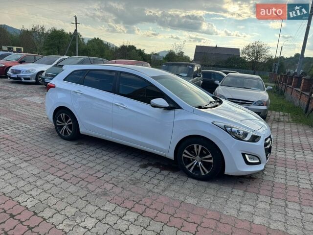 Белый Хендай i30, объемом двигателя 1.58 л и пробегом 244 тыс. км за 8999 $, фото 1 на Automoto.ua