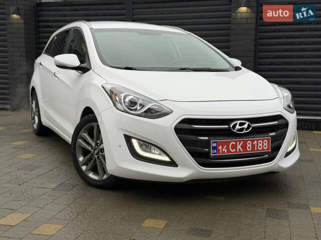 Білий Хендай i30, об'ємом двигуна 1.6 л та пробігом 217 тис. км за 10900 $, фото 1 на Automoto.ua